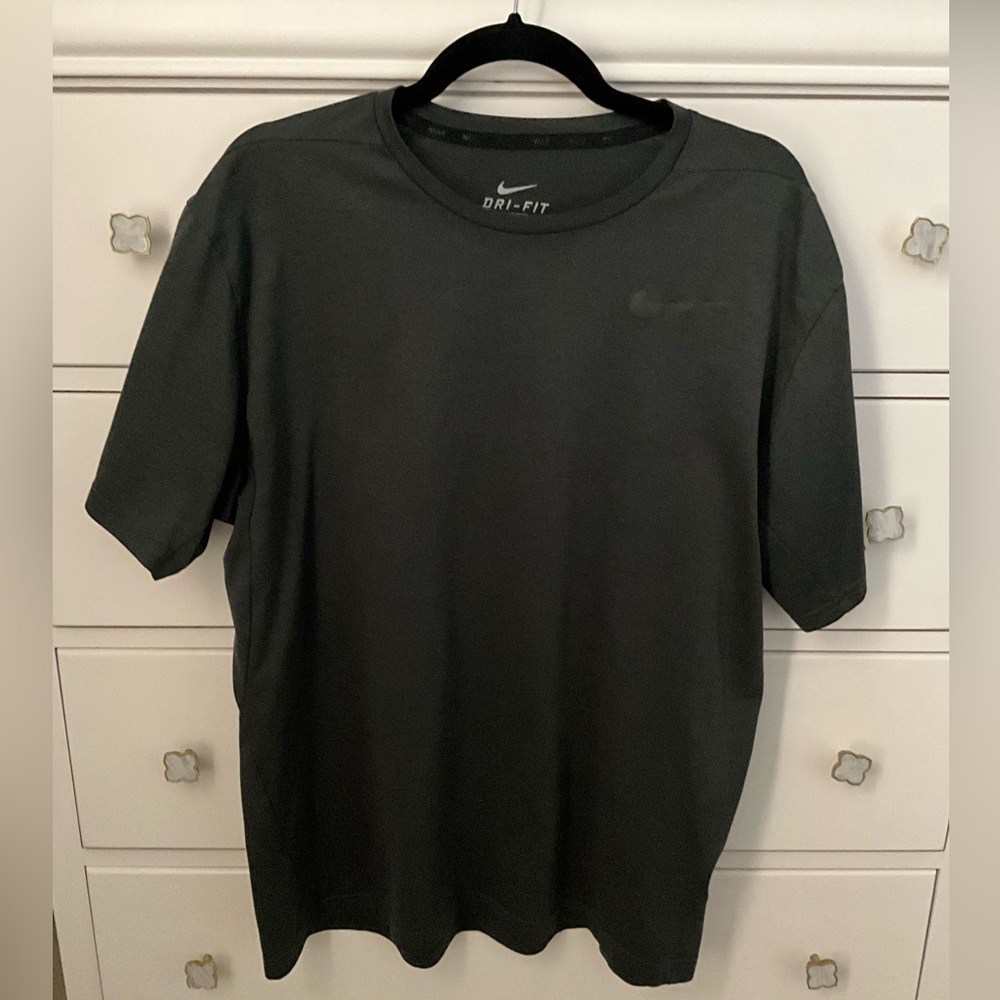 Men’s Nike Dy Fit shirt